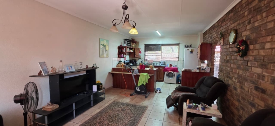 1 Bedroom Property for Sale in Meerhof North West